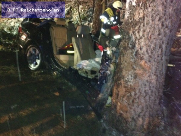 Unfall mit Straßenfahrzeugen, Verkehrshindernis Unfall mit Straßenfahrzeugen, Verkehrshindernis